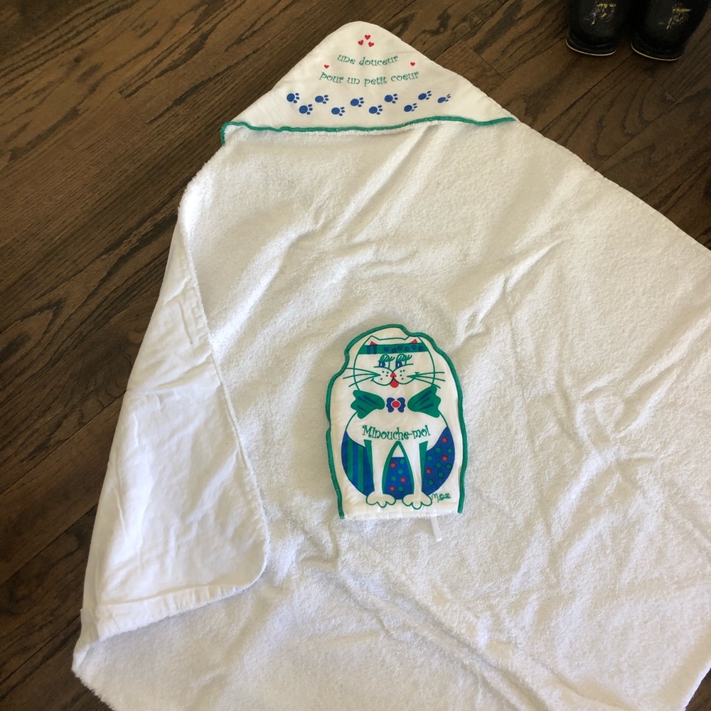Toddler bath towel & bath glove VGUC